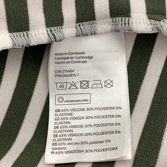 H&M Women’s Size Medium Popover Blouse. - Picture 6 of 11